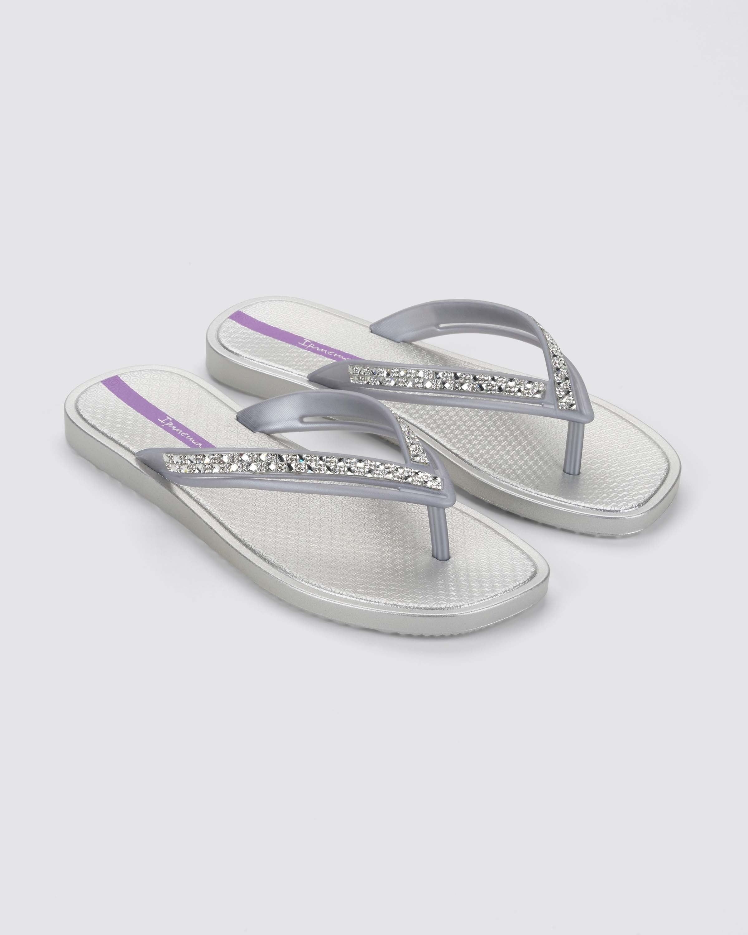 Chinelo de Dedo Cinza Cristal Ipanema