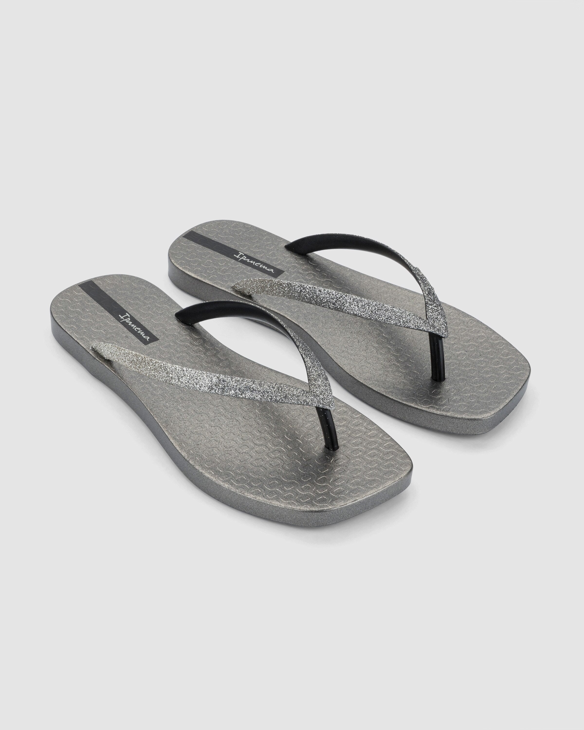 Chinelo de Dedo Cinza Edge Shine Ipanema