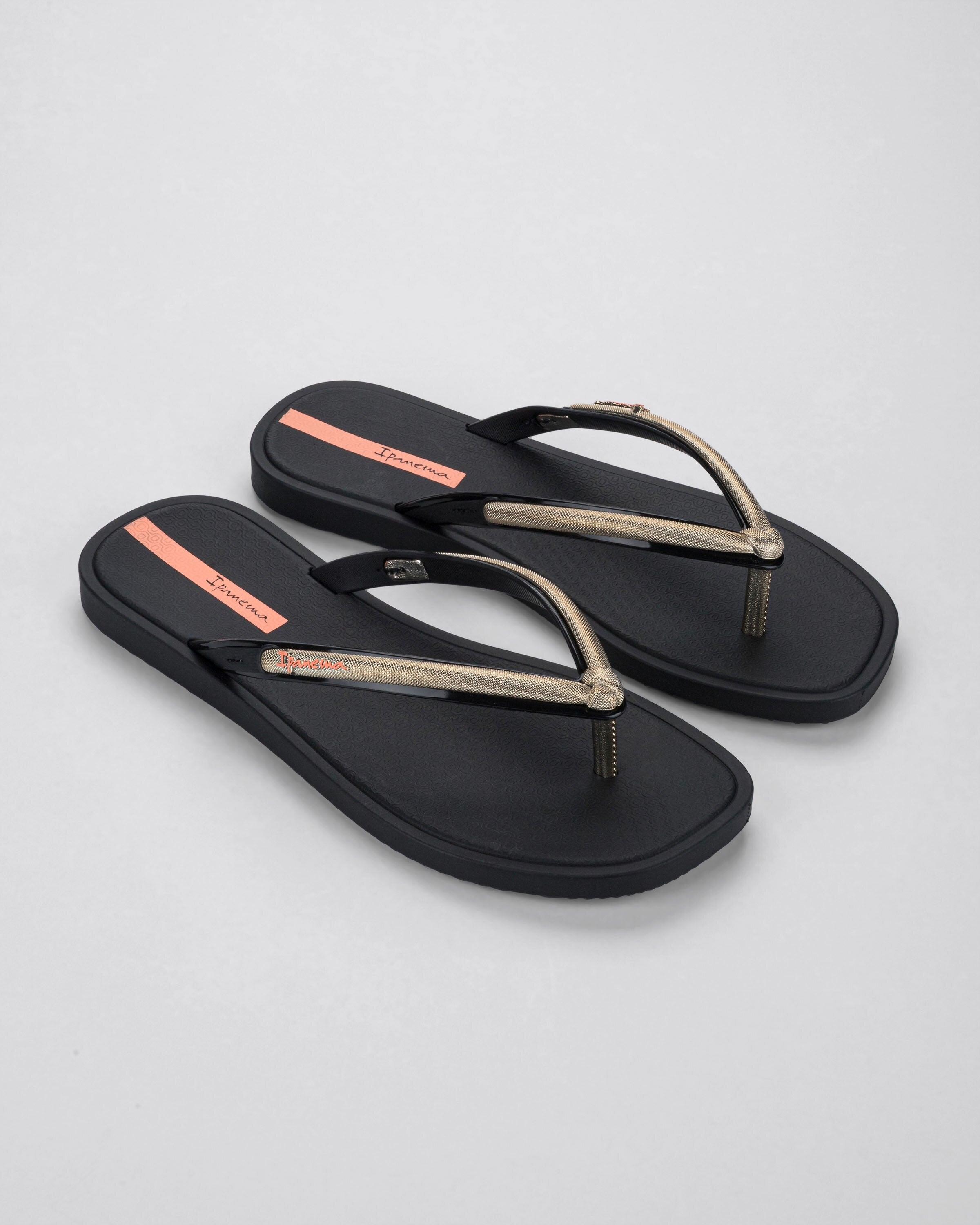 Chinelo de Dedo Preta Luzze Ipanema