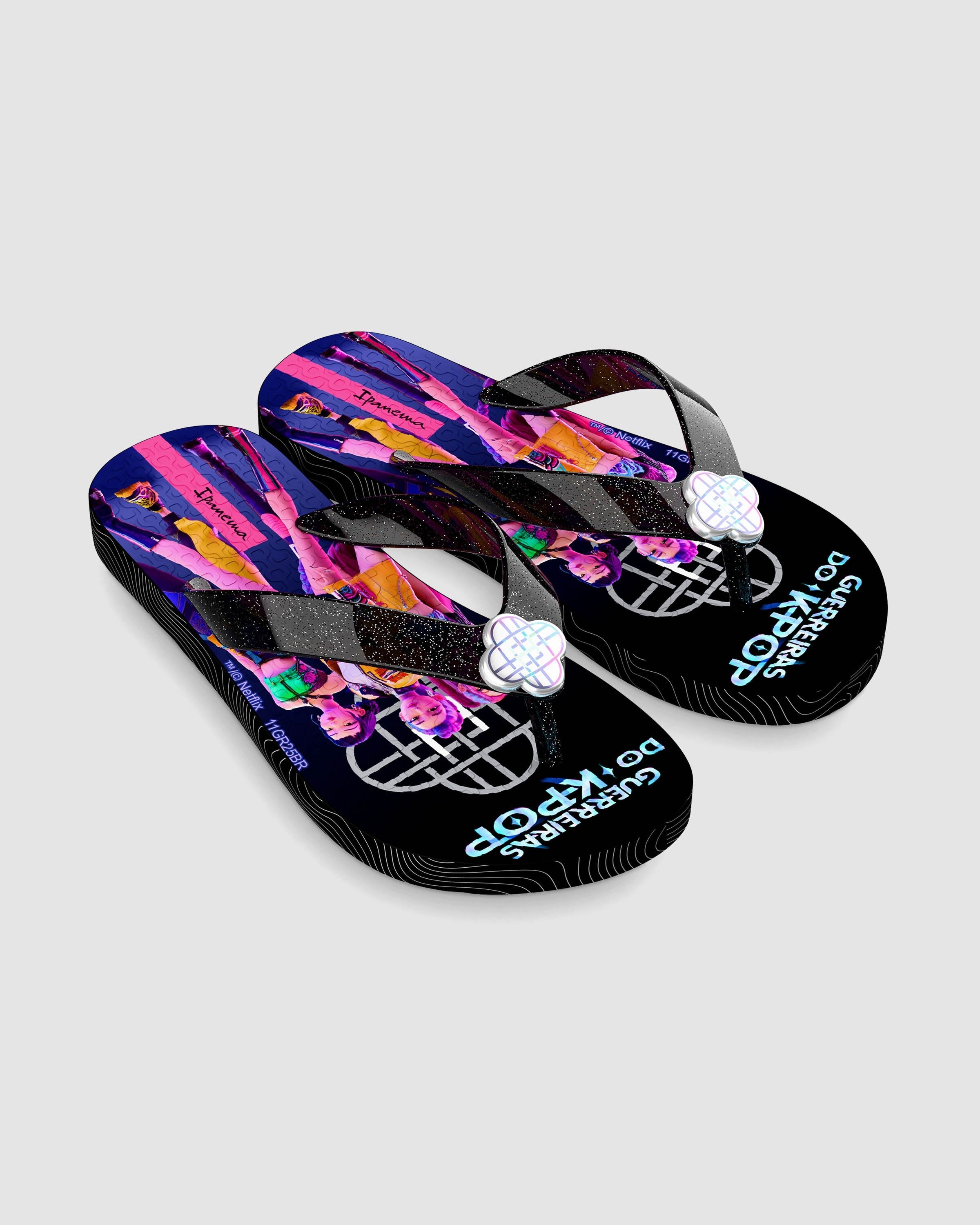 Chinelo de Dedo Infantil Preto Guerreiras do K-POP Ipanema